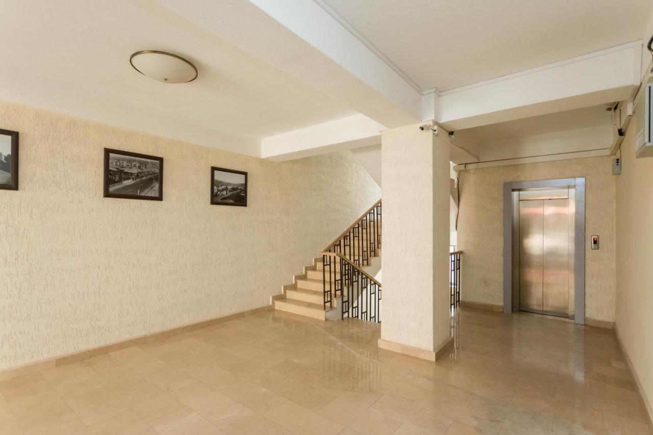 Central Comfort Place L Тбілісі Екстер'єр фото