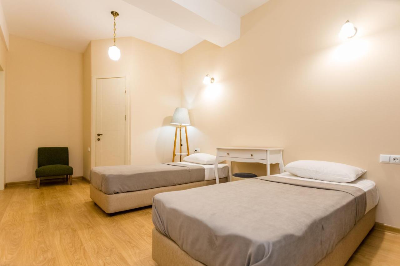 Central Comfort Place L Тбілісі Екстер'єр фото