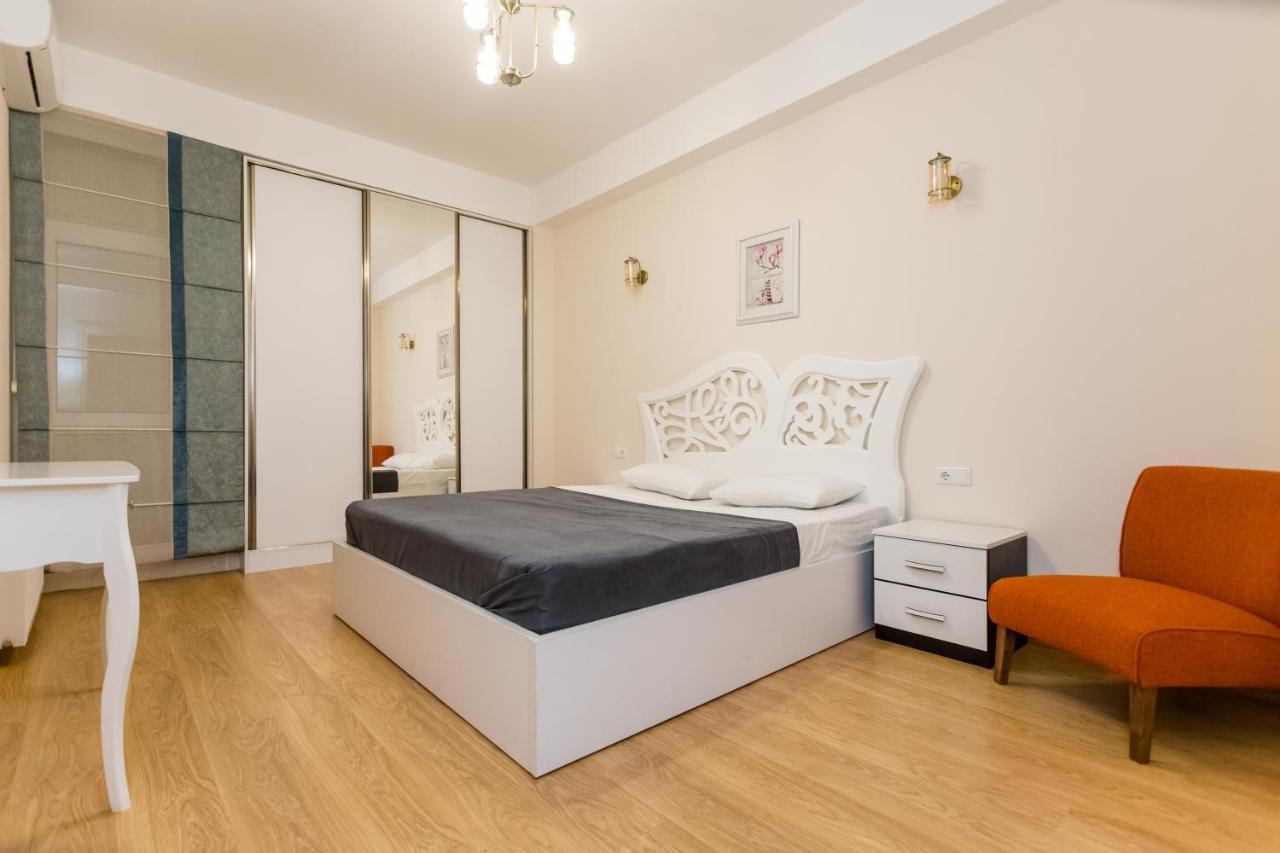 Central Comfort Place L Тбілісі Екстер'єр фото
