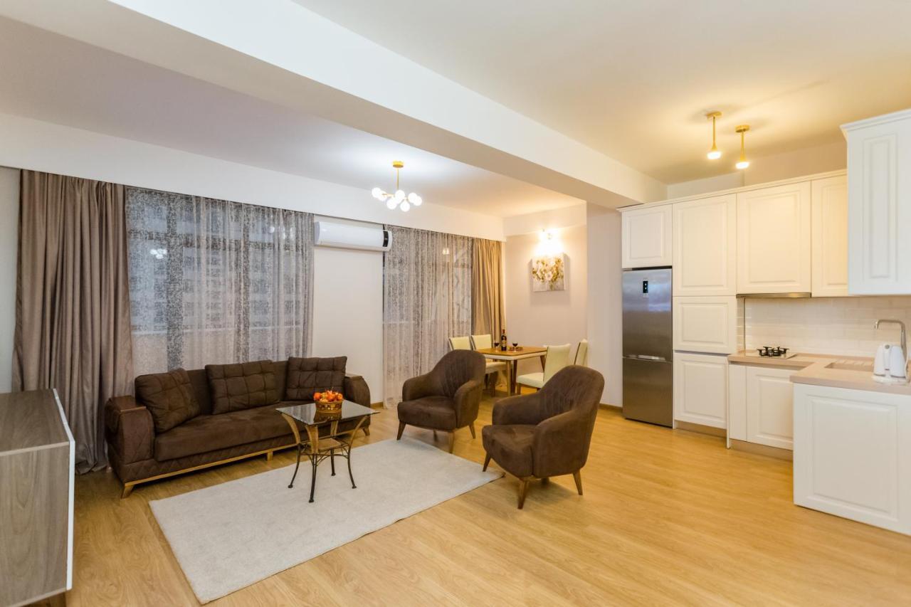 Central Comfort Place L Тбілісі Екстер'єр фото