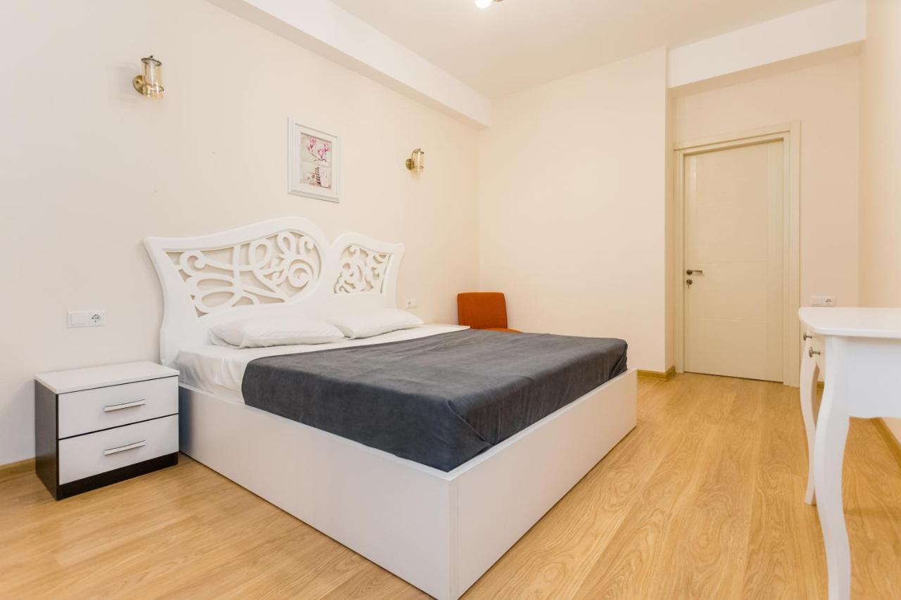Central Comfort Place L Тбілісі Екстер'єр фото